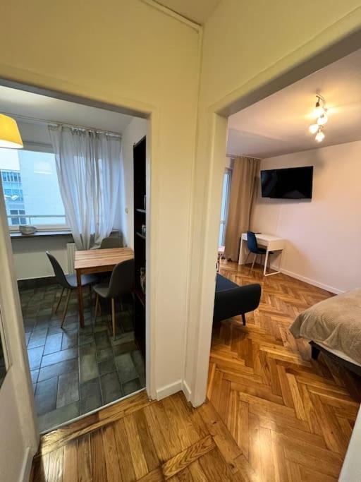 Ohmyhome - Chmielna * Warszawa